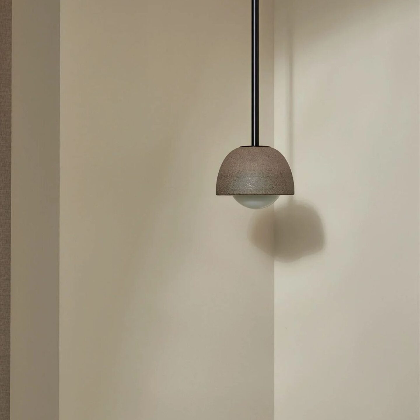 Terra 0 Pendant Light - Solid Rod Clay, Brushed Black